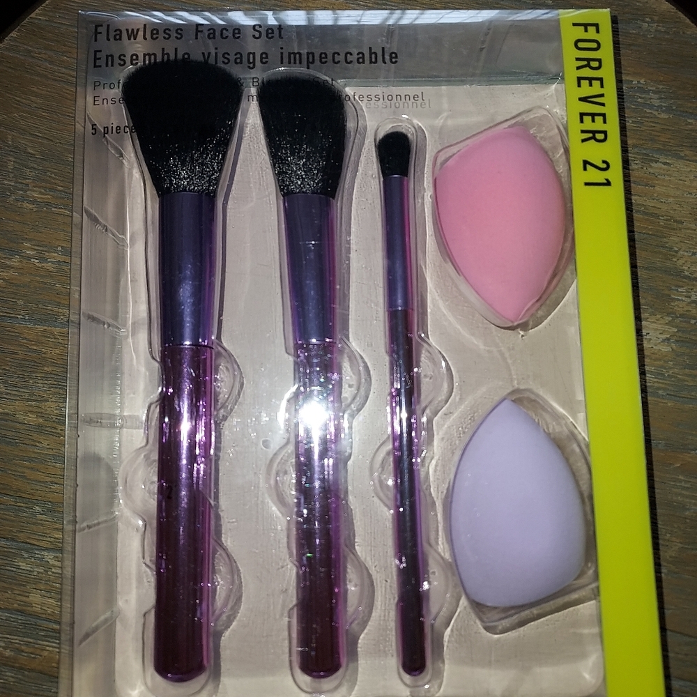 Forever 21 Makeup Brush and Sponge Set - Purple and Pink